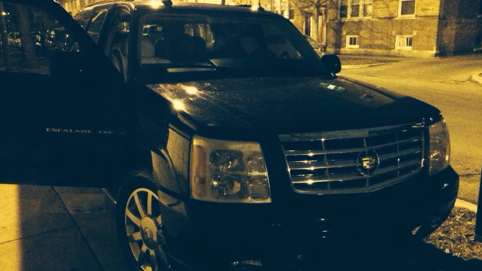 Cadillac Escalade Black Pearl 4