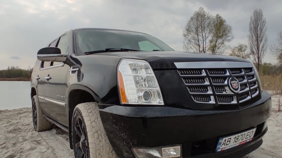 Cadillac Escalade Black submarine 4