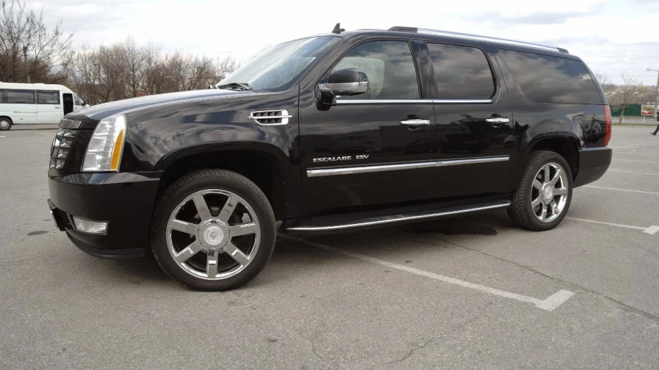 Cadillac Escalade Економ