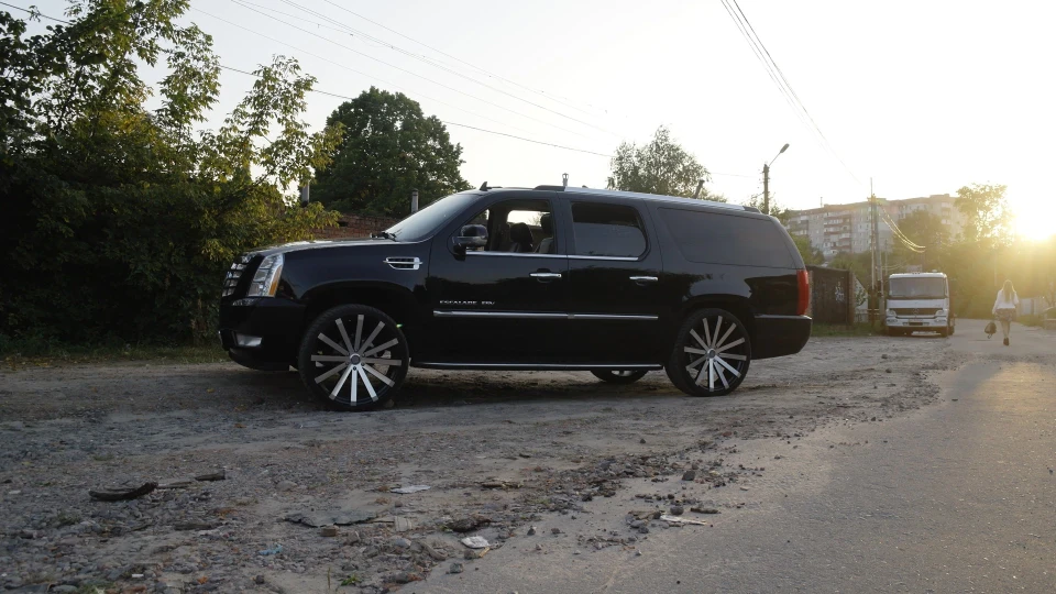Cadillac Escalade Економ 3