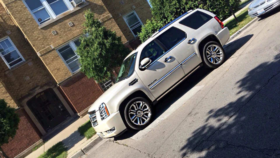 Cadillac Escalade Platinum 2