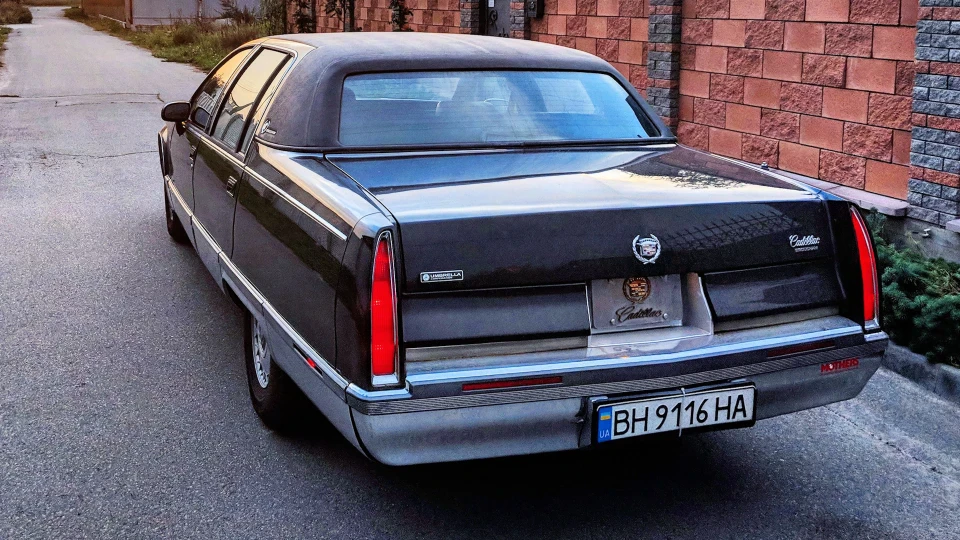 Cadillac Fleetwood Brougham «Gothmobile» 3