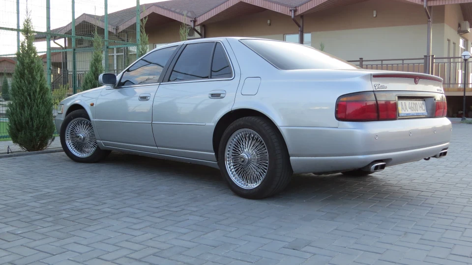 Cadillac Seville 3