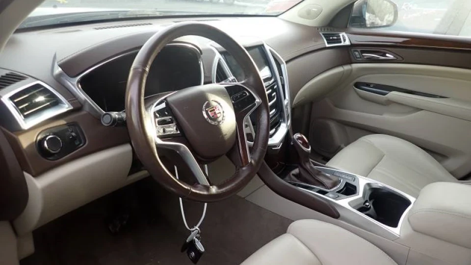 Cadillac SRX LUXURY 3