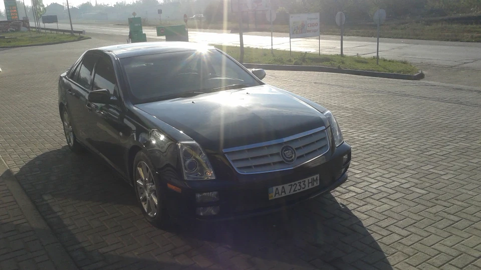 Cadillac STS 4.6l AWD 3