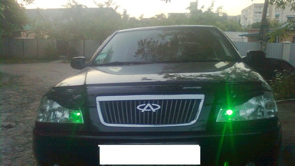 Chery Amulet Чорний металік 3
