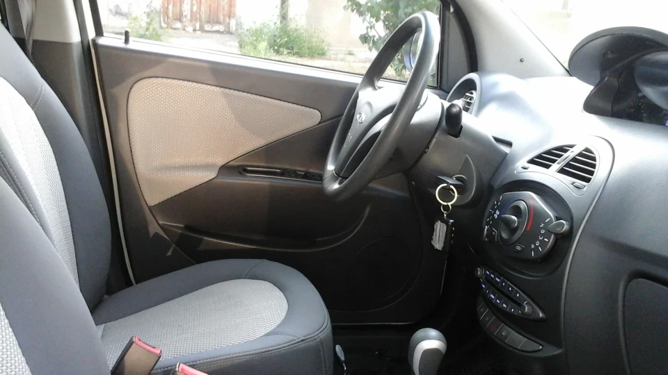 Chery Beat Білий мікробчик) 3