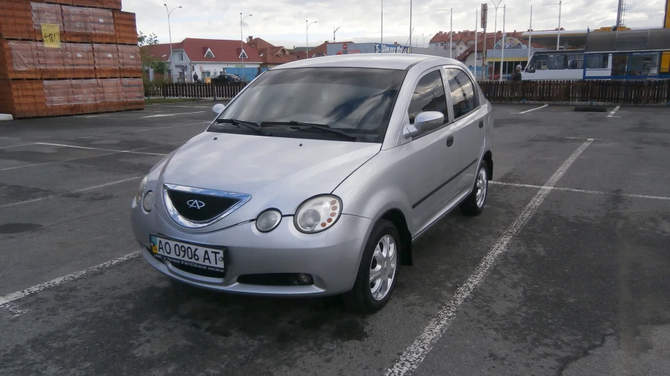 Chery Jaggi SILVER SUBMARINE