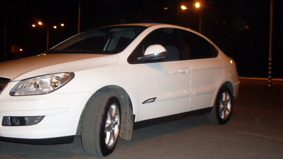 Chery M11 білий металік 2