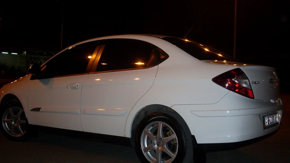 Chery M11 білий металік 3