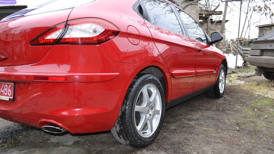 Chery M11 червона Angry Birds 2