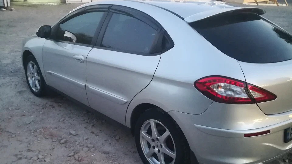 Chery M11 Сріблястий металік 4
