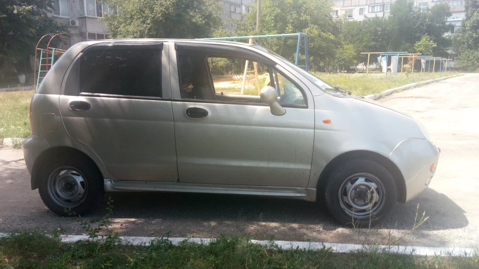 Chery QQ Сріблястий .1.1 об'єм 2