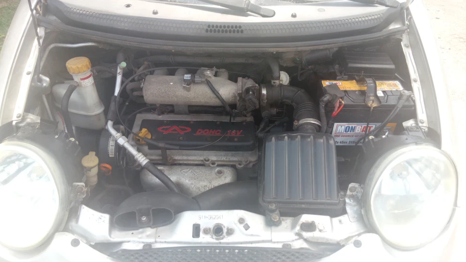 Chery QQ Сріблястий .1.1 об'єм 5