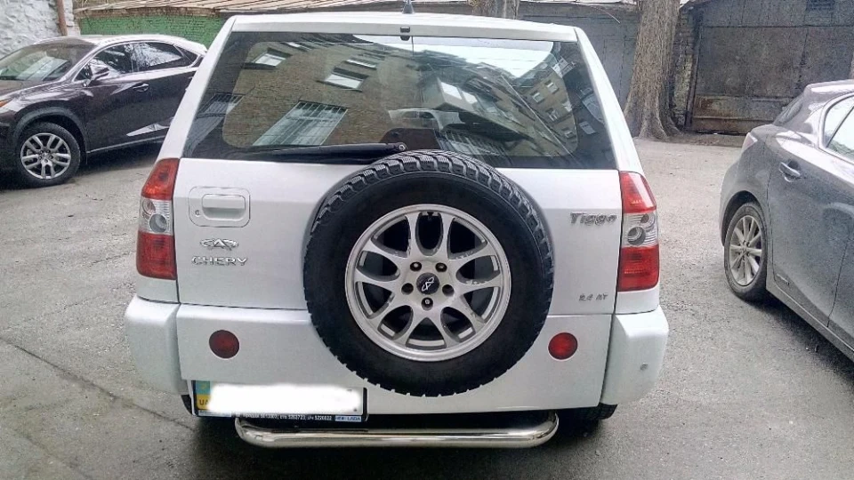 Chery Tiggo яскраво білий