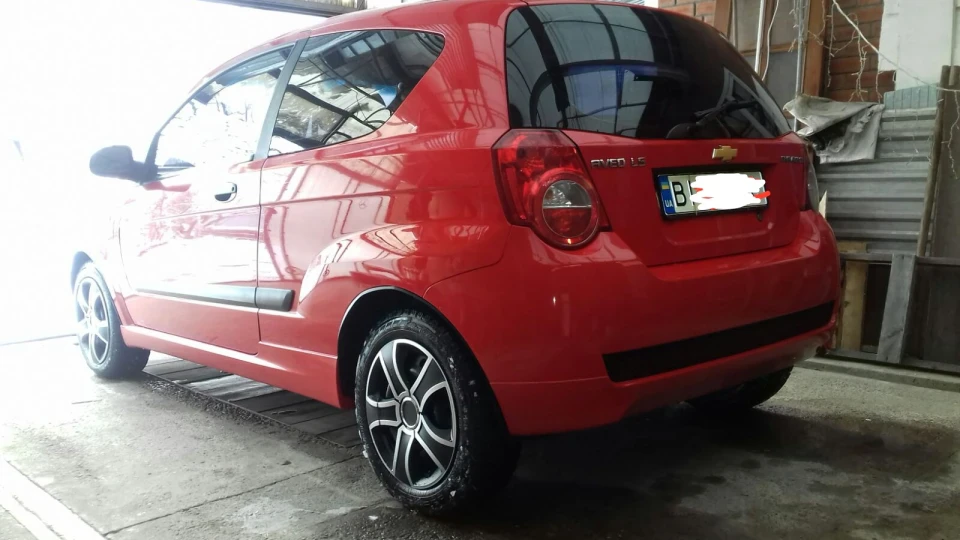 Chevrolet Aveo 3-door 2