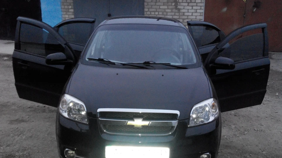 Chevrolet Aveo 3-дверний седан 2