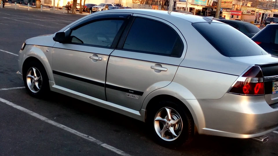 Chevrolet Aveo 3-door т250 4