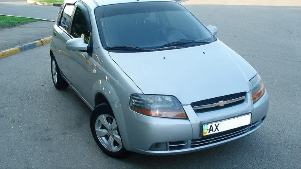 Chevrolet Aveo 5-door 1,5 сріблястий металік
