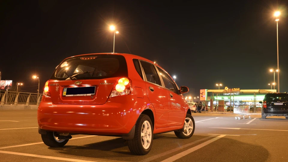 Chevrolet Aveo 5-door Hatchback 4