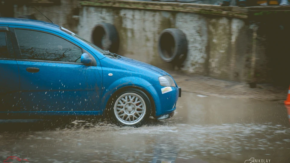 Chevrolet Aveo 5-door ♬ Limited Edition シ 4