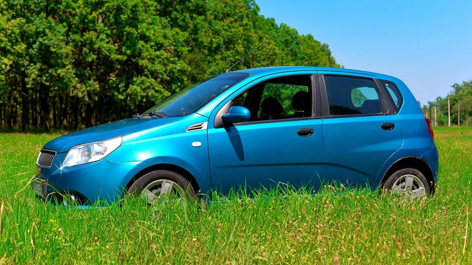 Chevrolet Aveo 5-door за паспортом - зелений! 2