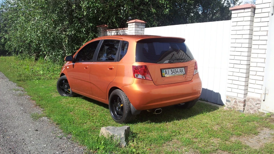 Chevrolet Aveo 5-door рудий хетч 4