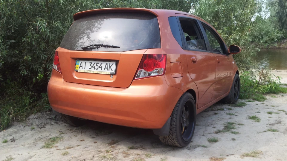 Chevrolet Aveo 5-door рудий хетч 5