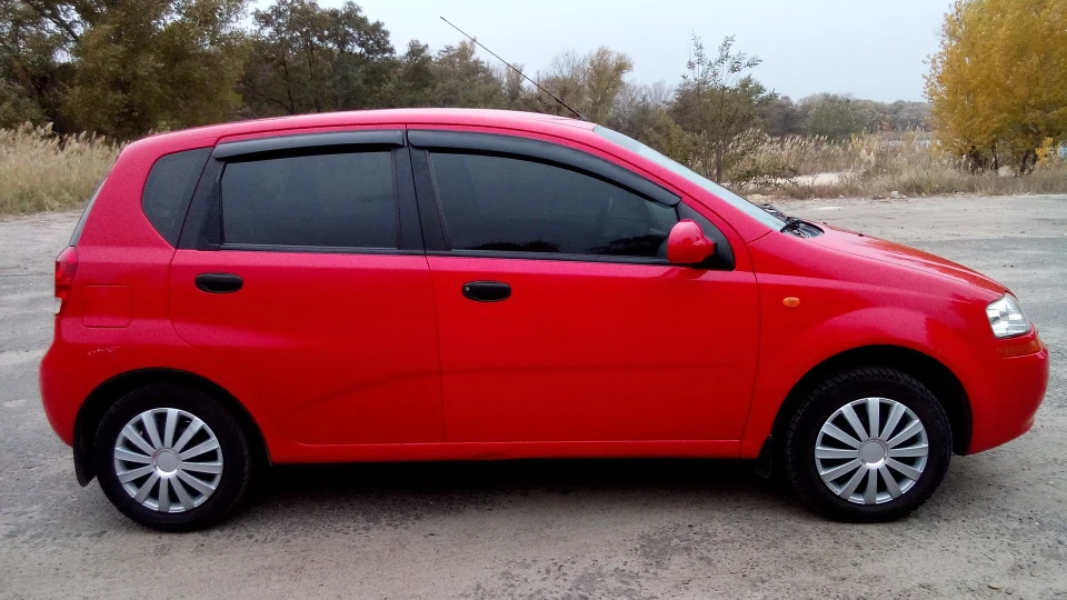 Chevrolet Aveo 5-door SE 4