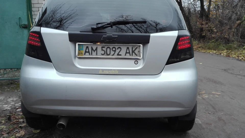 Chevrolet Aveo 5-door Сіро-чорний малюк 5