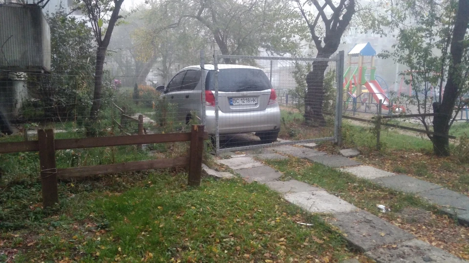 Chevrolet Aveo 5-door Шеви 3