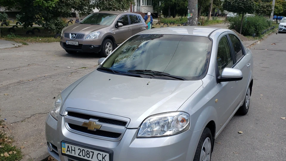 Chevrolet Aveo 5-door Шеврик 3