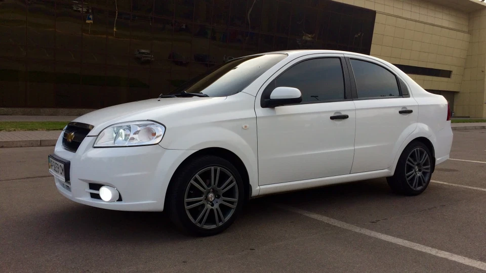 Chevrolet Aveo Sedan 4