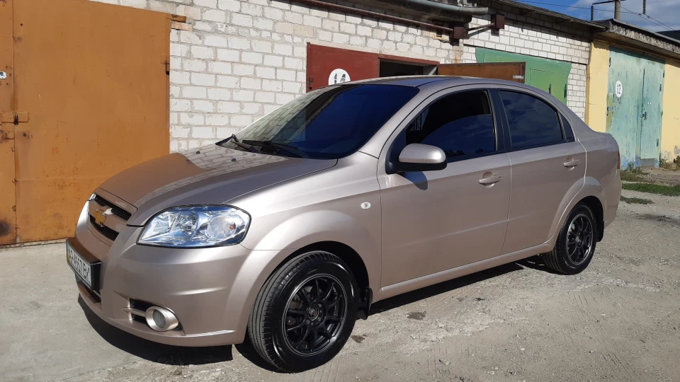 Chevrolet Aveo Sedan 3