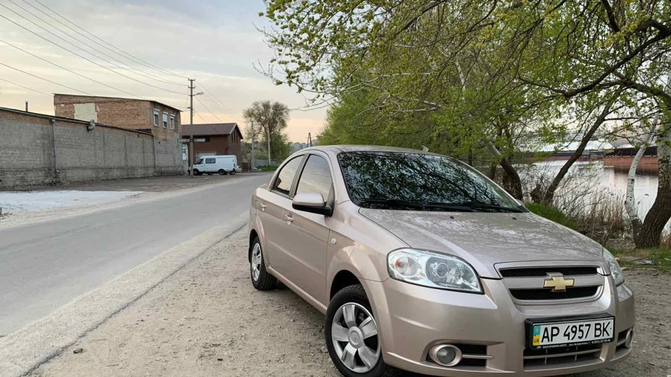 Chevrolet Aveo Sedan 4