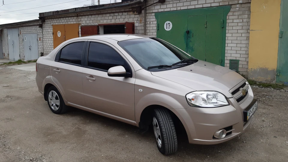 Chevrolet Aveo Sedan 5