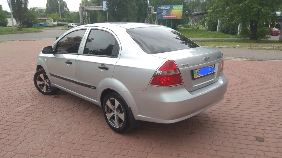 Chevrolet Aveo Sedan 2