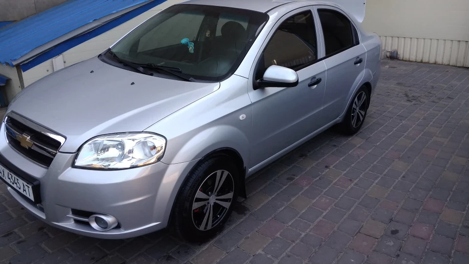 Chevrolet Aveo Sedan 4