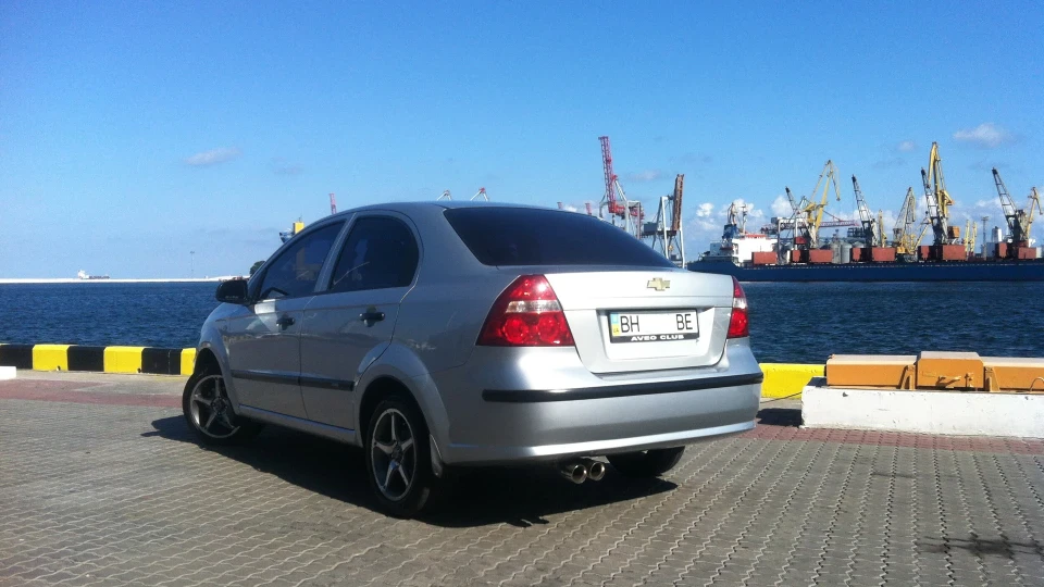 Chevrolet Aveo Sedan 3