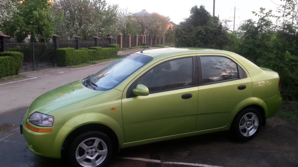 Chevrolet Aveo Sedan 3