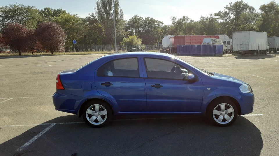 Chevrolet Aveo Sedan 2