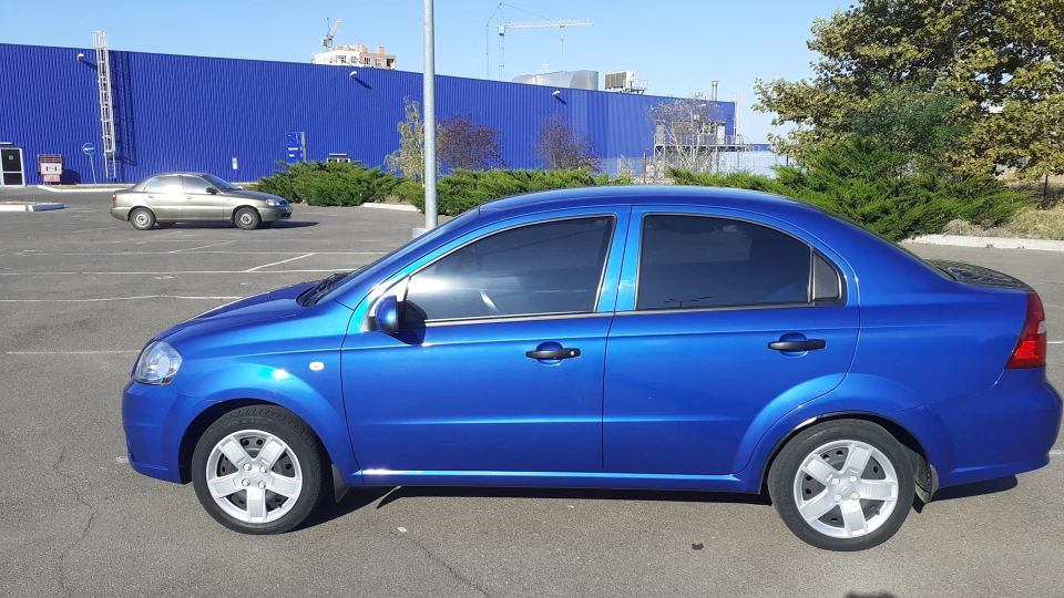 Chevrolet Aveo Sedan 4