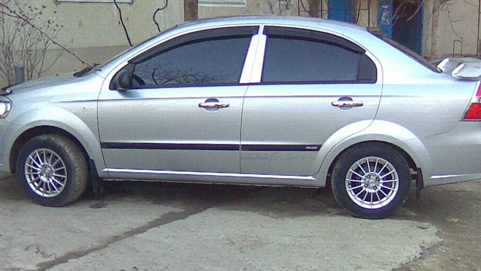 Chevrolet Aveo Sedan 2