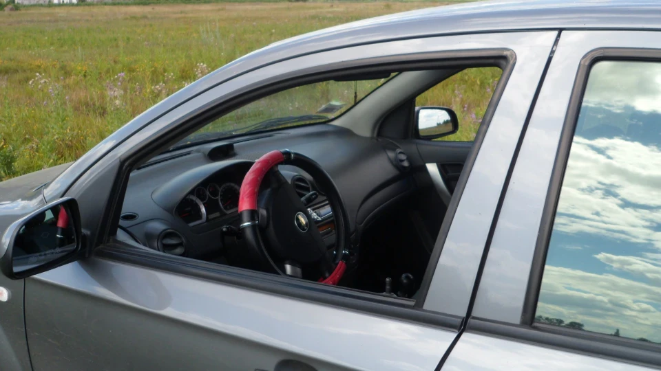 Chevrolet Aveo Sedan 4