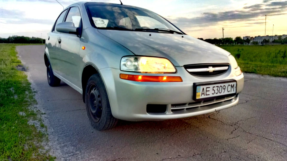 Chevrolet Aveo Sedan 4