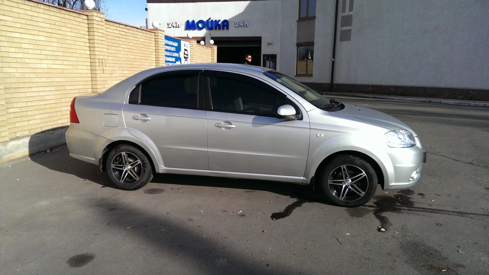 Chevrolet Aveo Sedan 4
