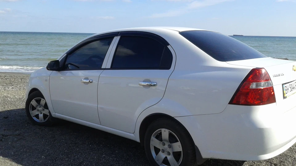 Chevrolet Aveo Sedan 3