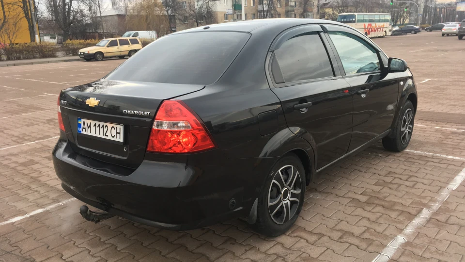 Chevrolet Aveo Sedan 3