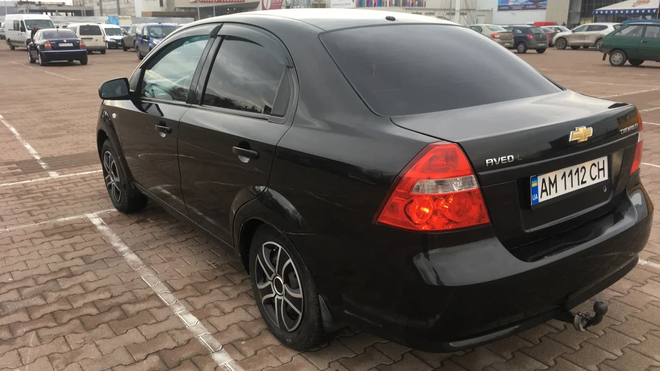 Chevrolet Aveo Sedan 4