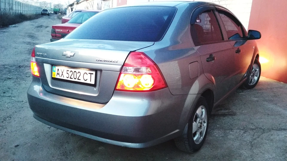 Chevrolet Aveo Sedan 2